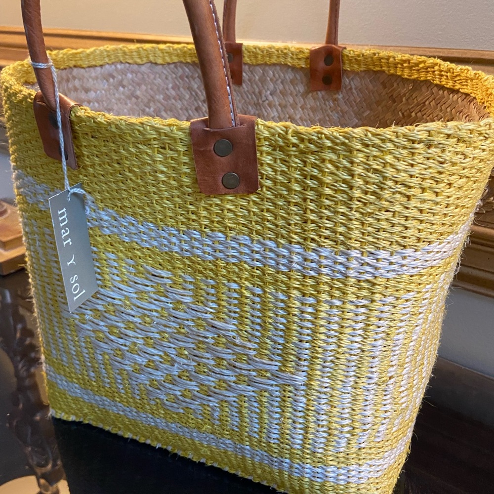 New MarY Sol Yellow Straw Tote